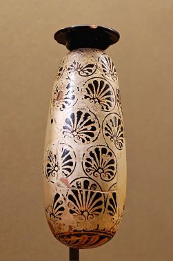 800px-Alabastron_Louvre_CA1920